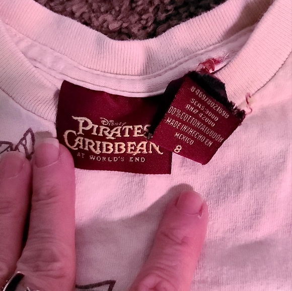 Disney Kids Pirates of the Caribbean Jack Sparrow t-shirt sz8 white/cream - Picture 2 of 3
